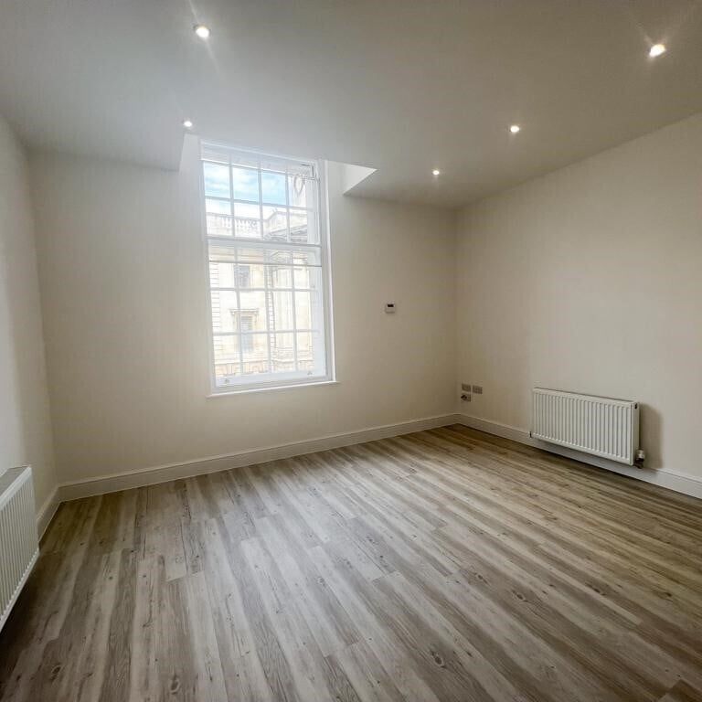 Lowgate, Hull - Photo 1