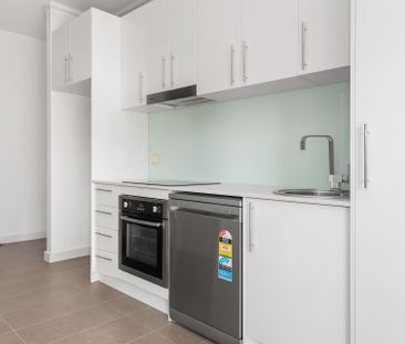 105/200 St Kilda Road, St Kilda VIC 3182 - Studio For Rent | Domain - Photo 4