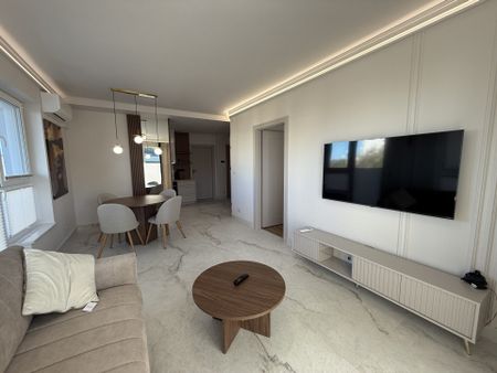 Mieszkanie pachnące nowością i luksusem - Zdjęcie 2