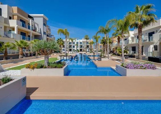 Alquiler de chalet adosado en Calle Granate, 11