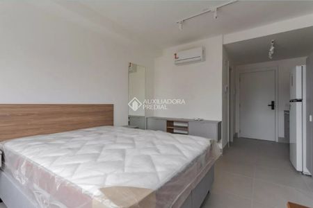 Apartamento com 1 quarto e 26m² para alugar em Passo da Areia, Porto Alegre. - Foto 3