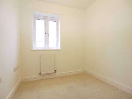 3 bedroom Three Bedroom House to rent - Photo 4