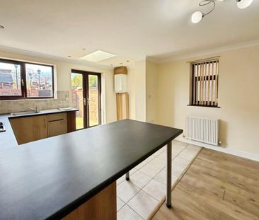 4 bedroom House To Let Total Size: 413 SQ FT - Photo 6