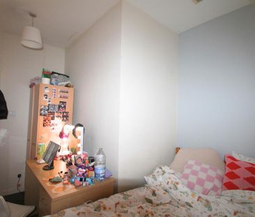 7 bedroom flat to rent - Photo 4