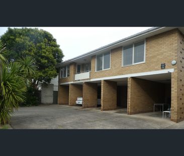 Unit 2/38 Tranmere Ave, Carnegie, Vic 3163 - Photo 2