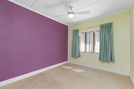 Charming Home - Make it yours today! - Photo 2