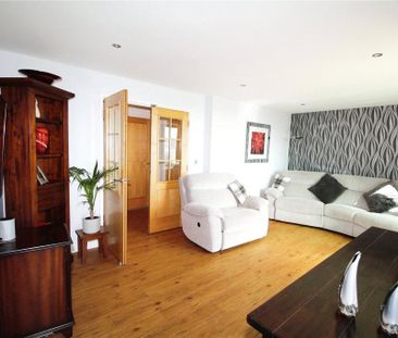 2 bedroom flat to rent - Photo 6