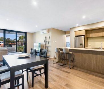 FULLY FURNISHED APARTMENT IN GREAT LOCATION - Photo 3