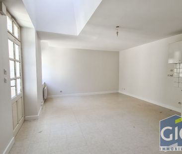 Location Appartement 1 pièce 31m² - Photo 3