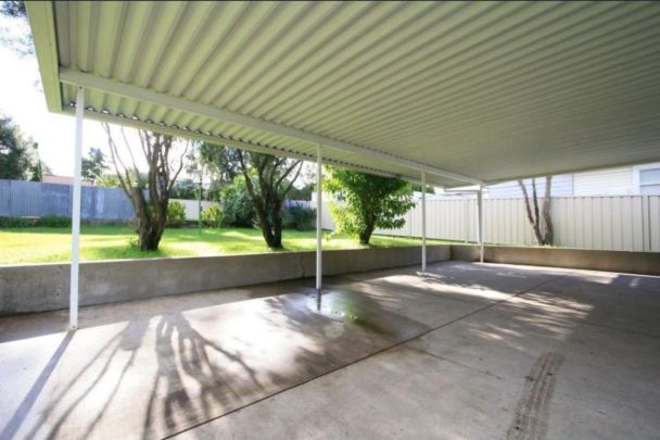 Ideally Located - Photo 1