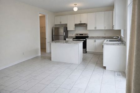 For Lease - 218 Roy Drive, Clearview, Ontario - Photo 3