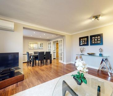 3 bedroom flat to rent - Photo 2