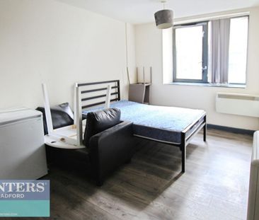 1 bedroom Flat To Let - Photo 3
