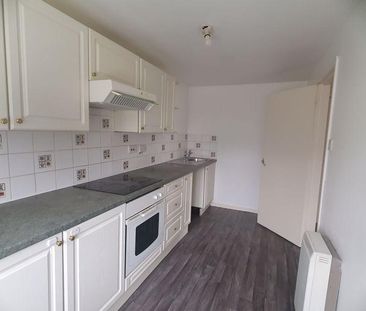 2 bedroom flat to rent - Photo 4