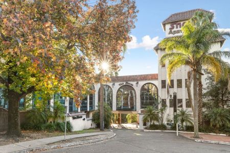 Semi-Furnished Studio Apartment in the Shore Apartments - Photo 4