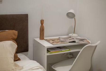 Carrer de Calàbria, Barcelona, Catalonia 08015 - Photo 4