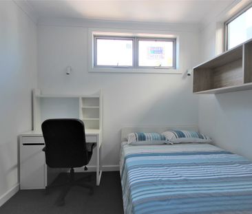 10-bedroom shared house / townhouse, Norman Street - Photo 3