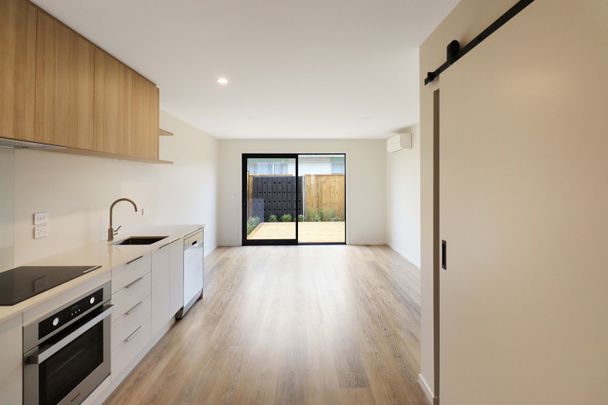 Central Hutt Living - 1 week free rent - Photo 1