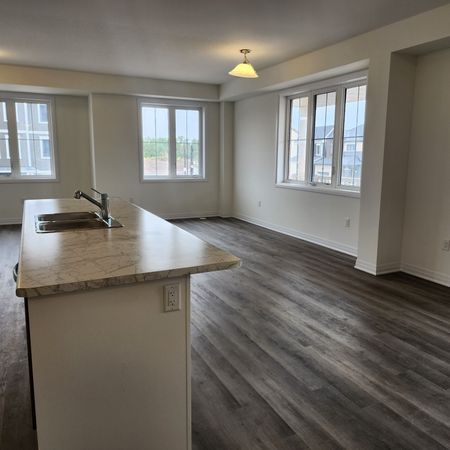 For Lease - 5 Pogie Drive, Welland, Ontario - Photo 4