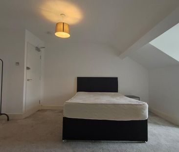 1 bedroom in a flat share to rent - Photo 6