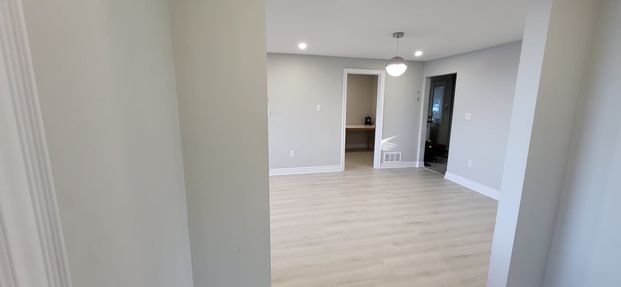 For Lease - 80 Seabreeze Crescent, Hamilton, Ontario - Photo 1