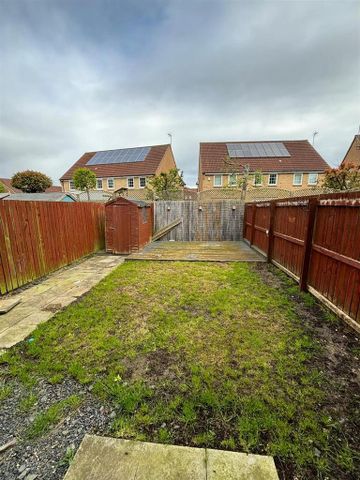 3 bedroom semi-detached house to rent - Photo 5