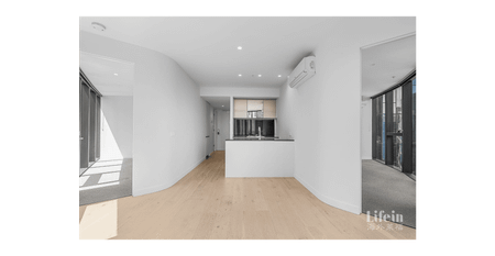 High-Level 2-Bedroom Apartment for Lease at Aurora Melbourne Central - Photo 2