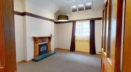 City Centre - 3 Bedrooms - Photo 2