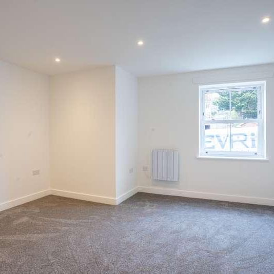 Milton Mount, Old Road East, Gravesend, Kent, DA12 - Photo 1