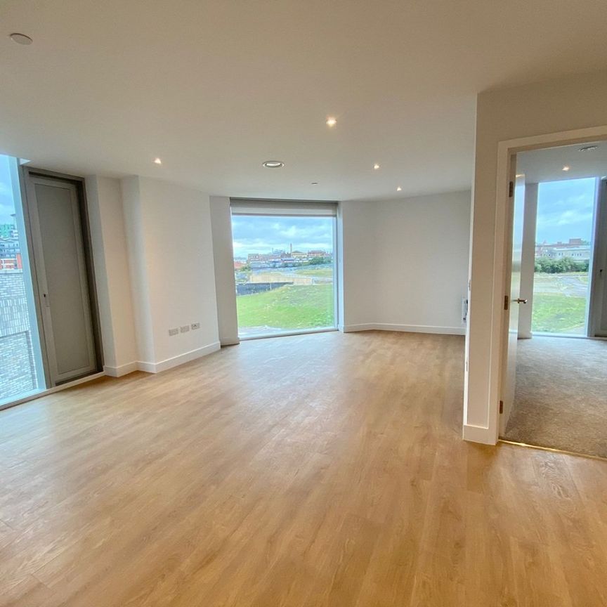 2 Bed Flat, Dantzic Street, M4 - Photo 1