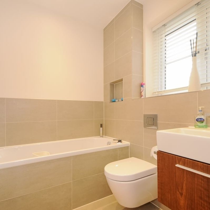 5 bedroom detached house to rent - Photo 1