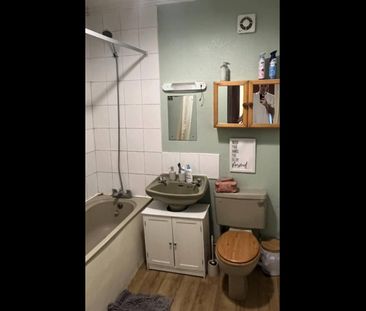 1 Bed Flat, The Wickets, NG2 - Photo 6