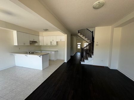 Four bedroom for rent Brantford - Photo 3