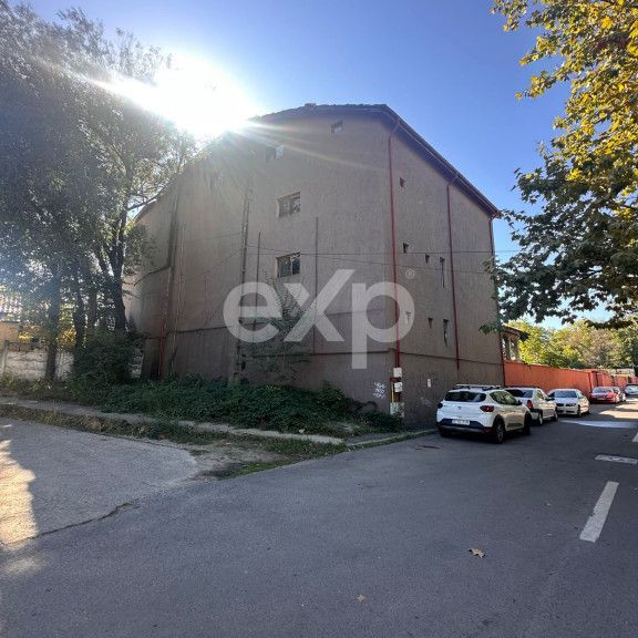 De inchiriat cladire pentru muncitori - Photo 1