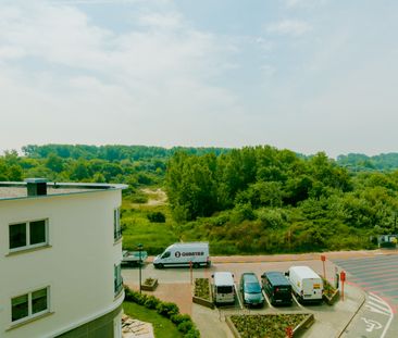 Lichtrijke gerenoveerde 1-slaapkamerappartement - uitstekend gelegen - Photo 2