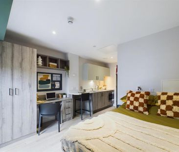 1 bedroom in a flat share to rent - Photo 4