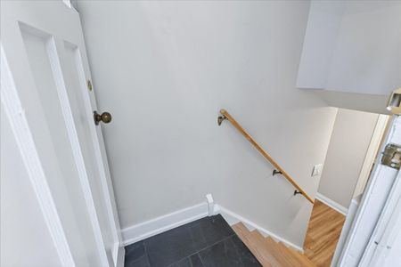 For Lease - 39 Reiner Road Unit# Lower, Toronto, Ontario - Photo 3