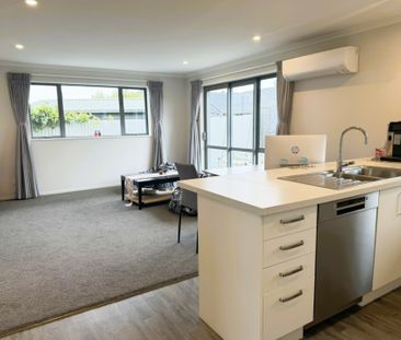 Modern Townhouse Close to Town - Photo 4