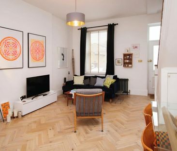2 bedroom terraced house to rent - Photo 4