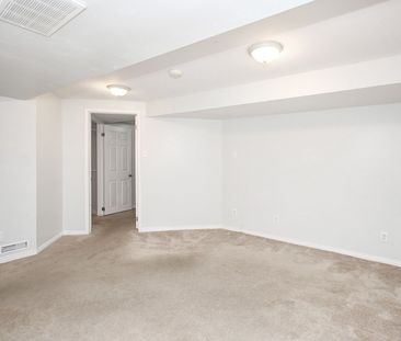 For Lease - 295 Brimson Drive, Newmarket, Ontario - Photo 6