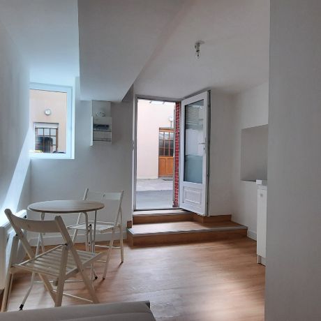 Location Appartement 1 pièce 15m² - Photo 1