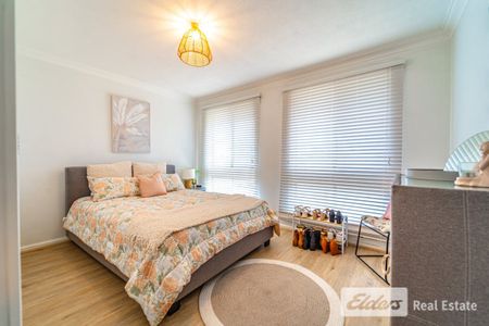 Charming home with a Pool *Chemicals are at tenants expense* - Photo 2