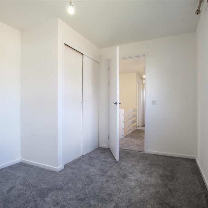 4 bedroom terraced house to rent - Photo 1