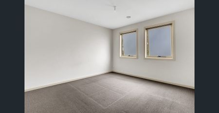 Perfectly positioned townhouse - Photo 3