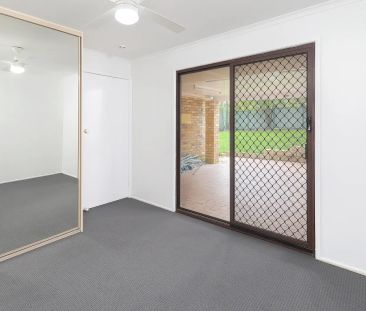 Great Family Home! Fresh Paint, Carpets and New Blinds! - Photo 3