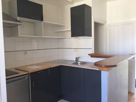 Location Appartement 3 pièces 47m² - Photo 2