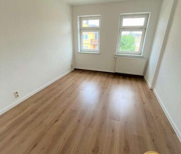 Moderne Einbauküche I Tageslichtbad mit Wanne I Gemeinschaftsgarten - Foto 1