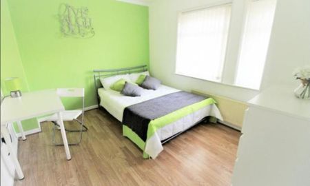 Ravenscliffe Avenue Room 4 - Photo 5