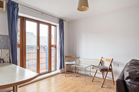 2 bedroom apartment to rent - Photo 2