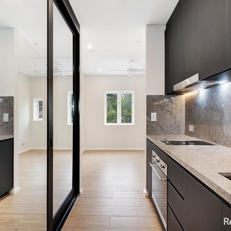 SECOND FLOOR STUDIO APARTMENT! - Photo 3